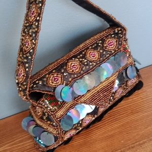 Little evening beaded pouch